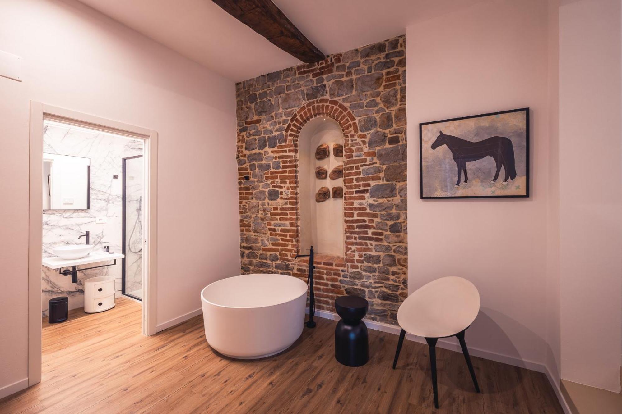 Suite Design & Spa Lucignano Exterior photo